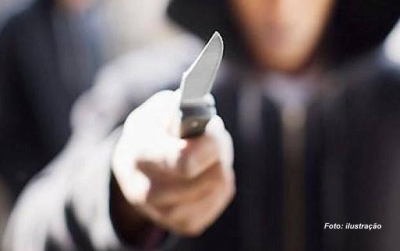 Trombadinhas assaltam casal em Marília e levam celulares