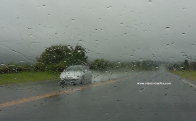 Chuva provoca acidente na serra da SP-333