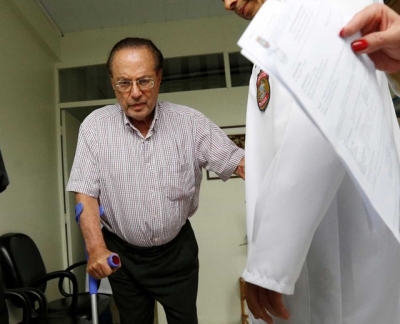 Juiz autoriza Maluf a fazer fisioterapia fora de casa