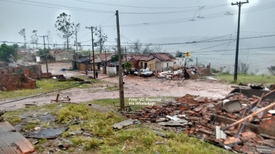 Falta de água atinge 70% da cidade há mais de 24h. Temporal foi um piores na história da CPFL