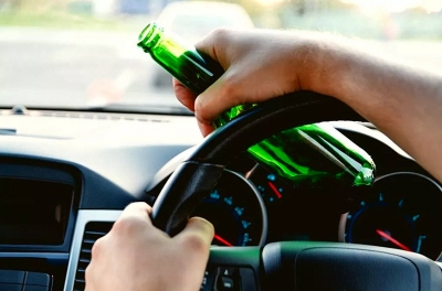 Idoso bebe muito, resolve dirigir e causa acidente. Acabou preso