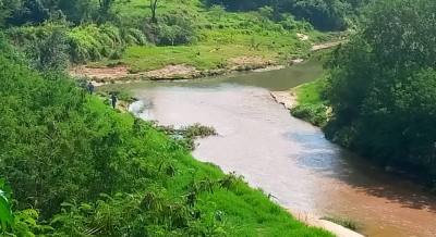 Criança de 10 anos e homem morrem afogados na região