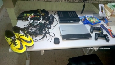 Vítima arma emboscada e recupera objetos furtados