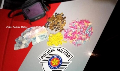 PM vai atrás de assaltante e acaba prendendo mais um por tráfico