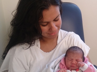 Mulher dá a luz, sem saber que estava grávida.