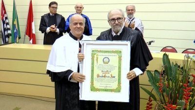 UNIVEM homenageia Professor e Filósofo Oswaldo Giacóia 
