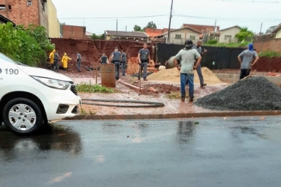 Pedreiro morre soterrado por muro durante chuva na região