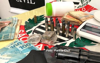 Motoboy é preso pela DISE com muito dinheiro e drogas