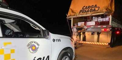 Polícia Rodoviária apreende carregamento de cigarros contrabandeados