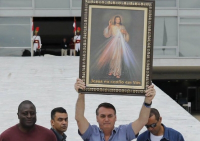 Bolsonaro propõe dia de jejum e oração: 