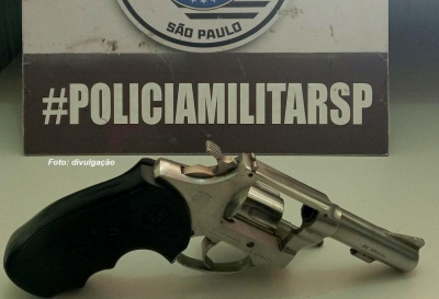 Revoltado com furto, comerciante atira em ladrão e acaba preso