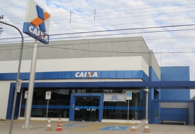 Bancos terão que instalar divisórias nos caixas