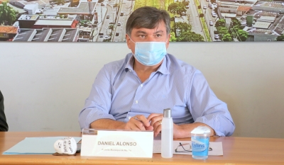 Mesmo sob pressão política, Daniel reafirma abertura do comércio mas com cuidado