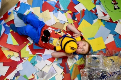 Depois de apelo na web, criança recebe 20 mil cartões de aniversário 