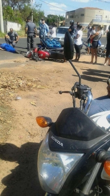 Entregador de gás morre após acidente de moto