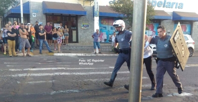 Assalto com reféns mobiliza polícia na região
