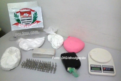 Mulher é presa com grande quantidade de cocaína em Marília