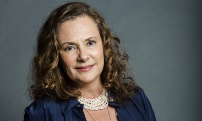 Elizabeth Savala descarta glamour na terceira idade