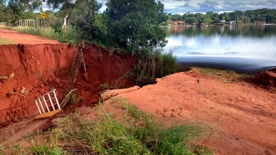 Temporal provoca rompimento de balneário na região
