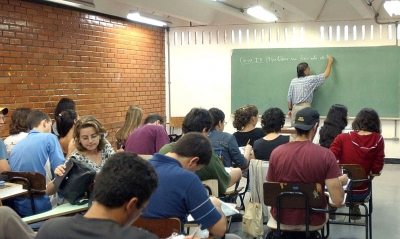 País tem dificuldade de atrair jovens para a carreira de professor