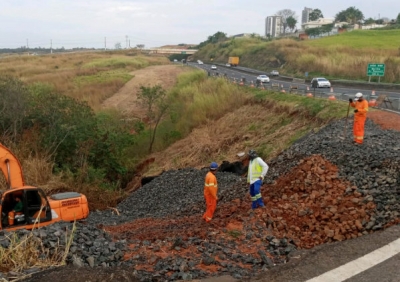 Interdição de acesso da SP 294 em Marília é mantida para obras  