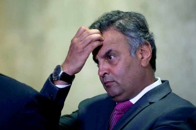 Senador Aécio Neves passa mal e é levado para hospital em Brasília