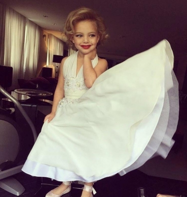 Sheila Mello transforma filha de 4 anos em Marilyn Monroe e é criticada