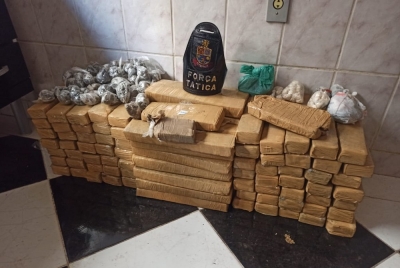 Homem é preso com tijolos de maconha e mais de R$ 40 mil na região
