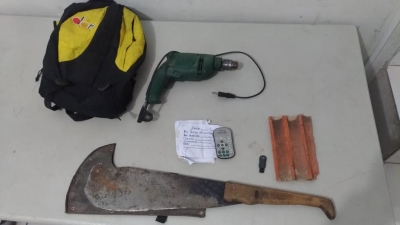 Homem é preso por tentativa de roubo a veículo na zona sul