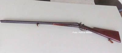 Homem é preso após invadir empresa armado com espingarda para raptar esposa, na região