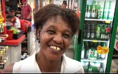 Mulher comemora após marido morrer em acidente: 