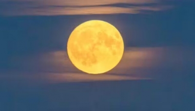 Hoje tem Superlua no céu. Ela aparecerá maior e mais brilhante