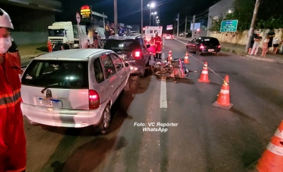 Motociclista morre atropelado por carreta na BR-153 em Marília