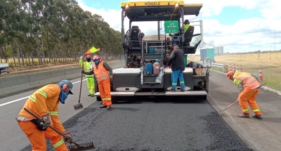 Trecho da SP-294 (Marília-Bauru) recebe asfalto especial para veículos pesados