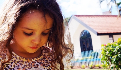 Mãe faz apelo e criminoso devolve exames da filha com doença rara