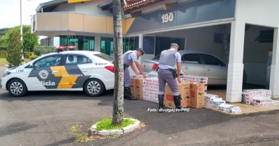 Carro lotado com cigarros contrabandeados é apreendido em Marília