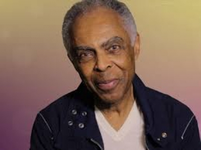 Gilberto Gil é internado novamente