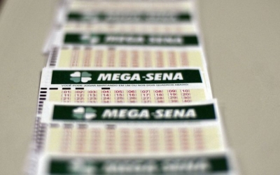 Mega-Sena acumula. Confira os números sorteados