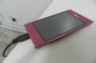 Restaurante cobra R$ 200 pelo uso de carregador portátil de celular