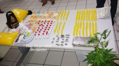 Irmão dá conselho, mas não resolve: PM apreende grande quantidade de drogas e procura rapaz