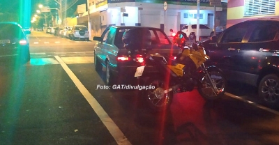 Agentes de trânsito localizam em pleno centro veículo furtado em Marília