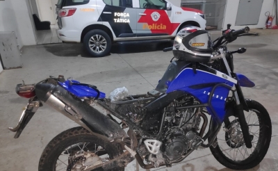 Após fuga alucinada, rapaz é preso com drogas pela PM em Marília