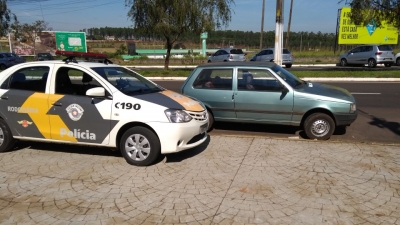 Polícia Rodoviária recupera carro furtado