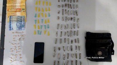 Dupla é surpreendida vendendo drogas e um acaba preso pela PM em Marília