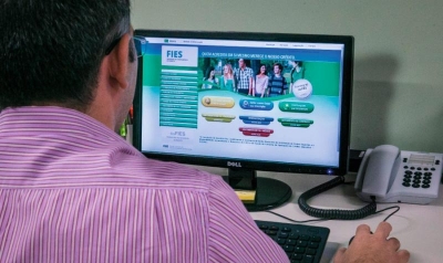 MEC prorroga renovação do Fies para 31 de maio