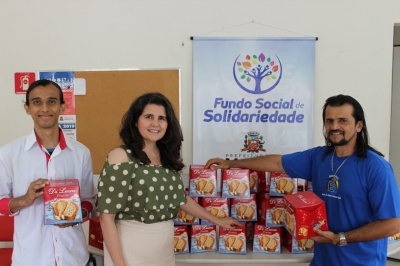Fundo Social de Solidariedade faz a doação de 1.500 panetones a entidades assistenciais