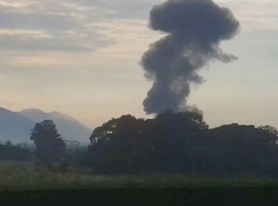 Avião da FAB cai durante treinamento no Rio de Janeiro