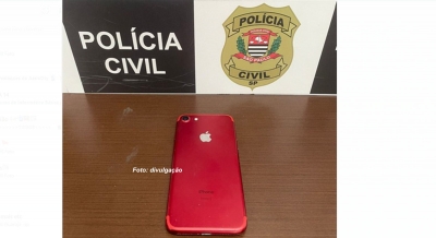 Homem exige dinheiro para devolver celular furtado e acaba preso
