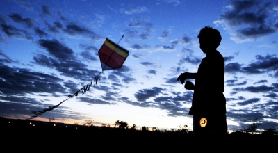 ALERTAS AOS PAIS: morre criança atropelada ao tentar pegar pipa 