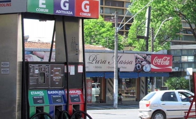 Troca de gasolina por etanol pode não ser vantajosa ao consumidor